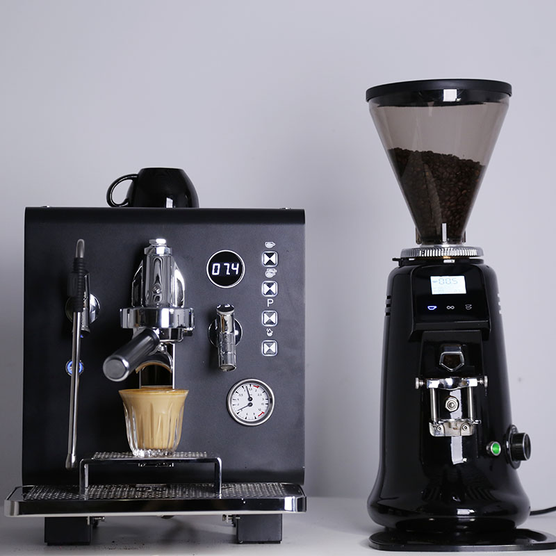 業務用ピンクセミオートエスプレッソコーヒーメーカー - Coffee & Tea Restaurant のレビューと価格